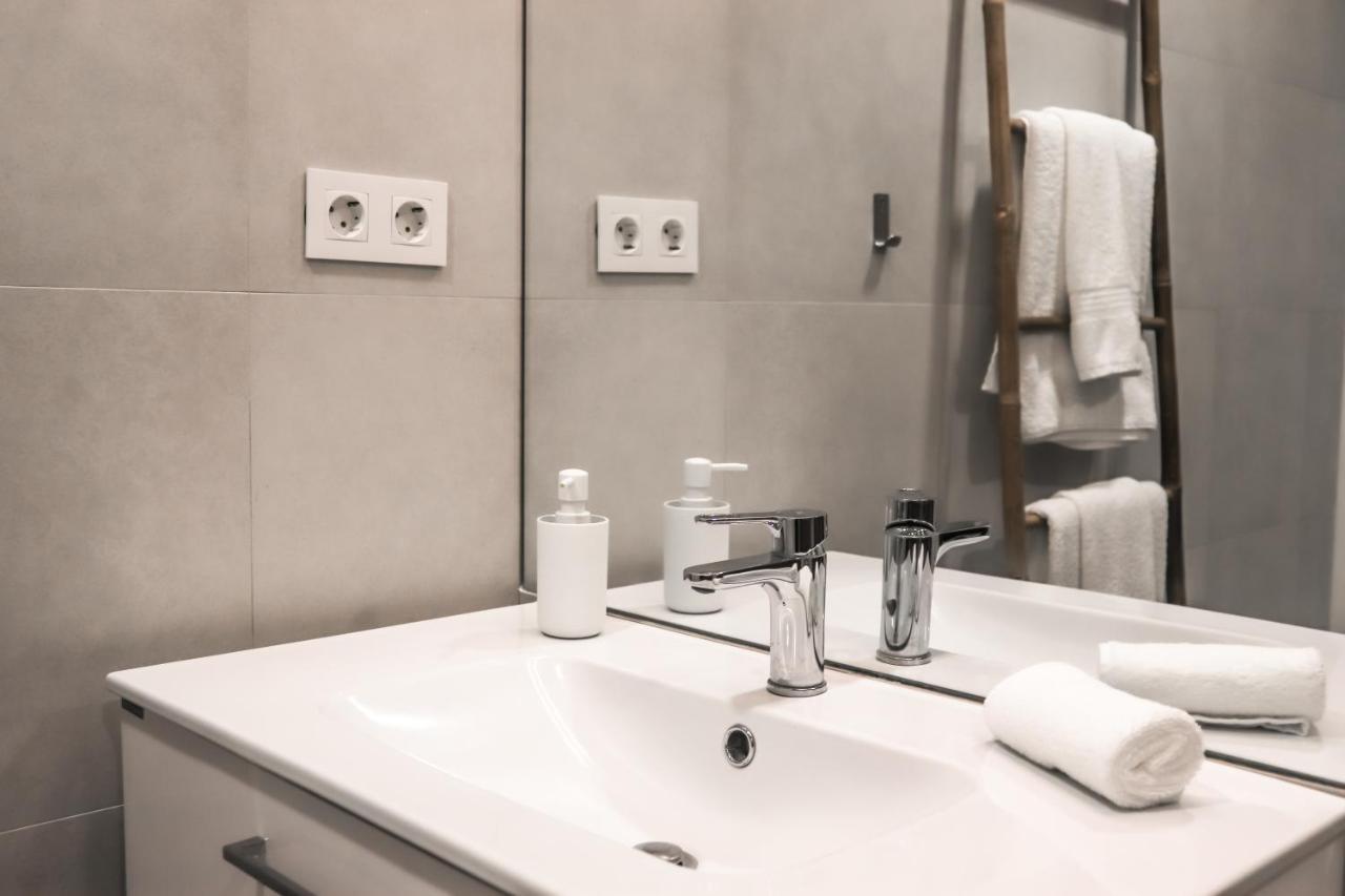 Aljube Residences II - Apartamento Novo Centro Pdl 蓬塔德尔加达 外观 照片